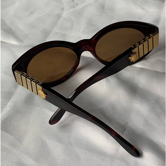 Versace sunglasses - Picture 14 of 16
